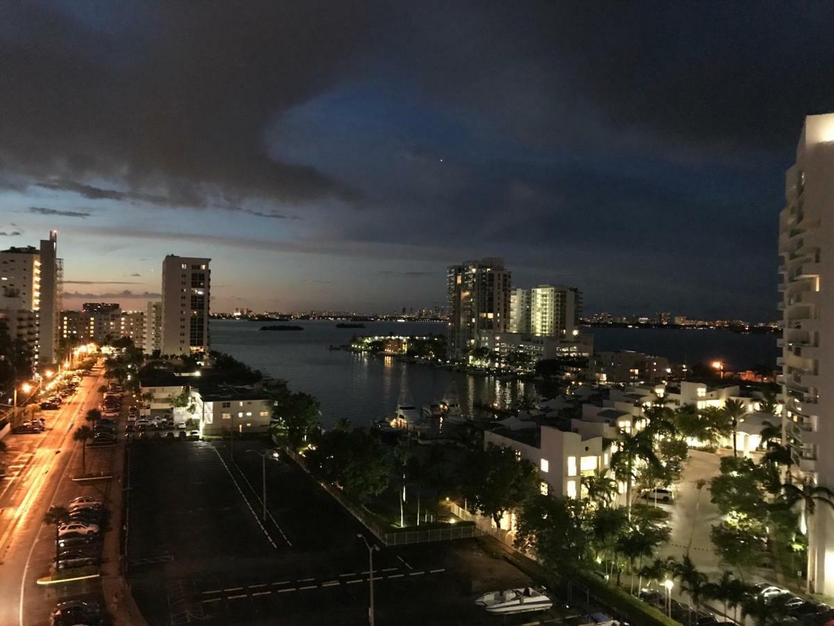North Bay Village Apartment エクステリア 写真